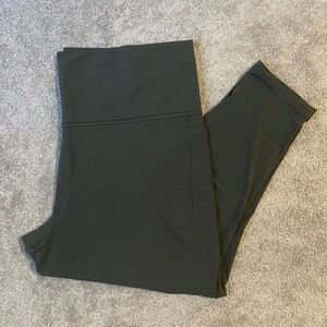 Athleta Saluation Stash Pocket 7/8th Leggings